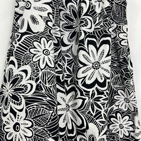 Hanna Andersson black and white floral sundress with red accents EUC size 8 - Picture 3 of 12